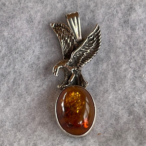 Amber & Sterling Eagle Pendant & Earrings - Picture 3 of 7